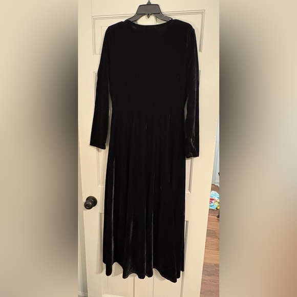 NWT Urban Coco Black Velvet maxi dress size large - Picture 3 of 6